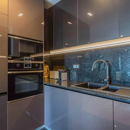 Modern 2 Bedroom Flat In Condo With Swimming Pool Funchal (Madeira)