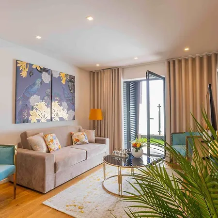Modern 2 Bedroom Flat In Condo With Swimming Pool Apartment *