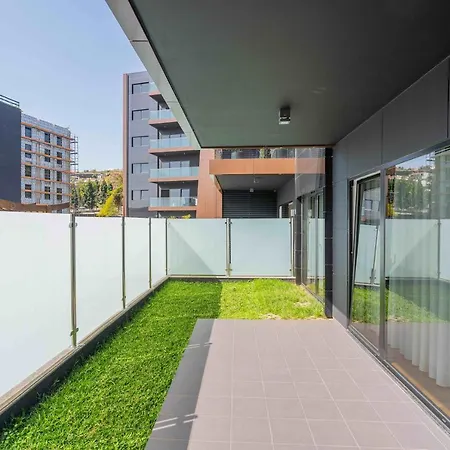 Modern 2 Bedroom Flat In Condo With Swimming Pool Apartment Funchal (Madeira)