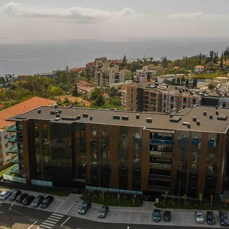 Apartment Modern 2 Bedroom Flat In Condo With Swimming Pool *
